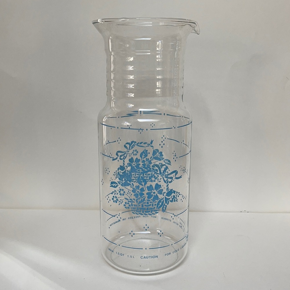 Pyrex carafe vintage 1.5 Qt. blue floral glass juice party pitcher